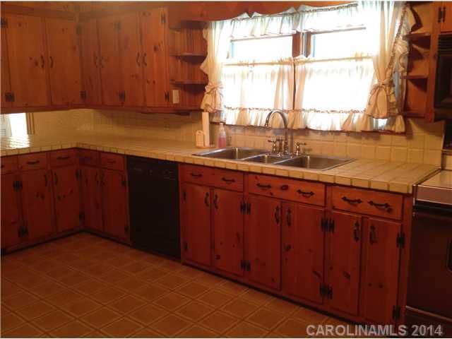 5216 E Wt Harris Blvd, Charlotte, NC 28215
