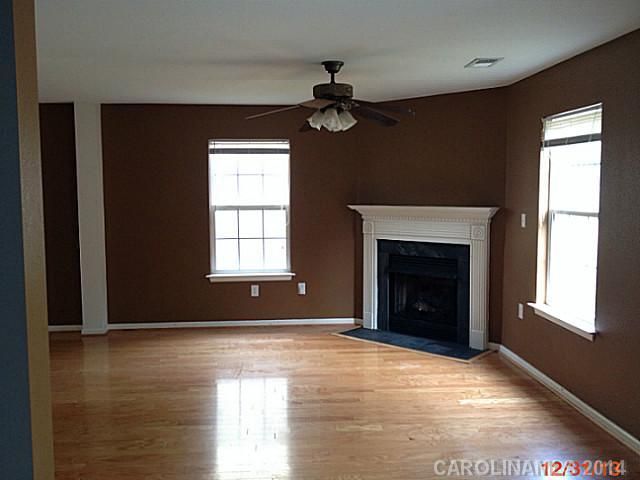 2323 Gooseberry Rd, Charlotte, NC 28208