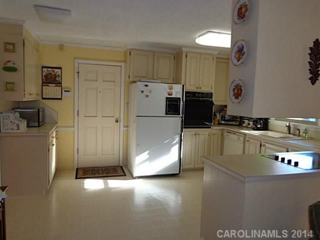 605 Queens Dr, Dallas, NC 28034