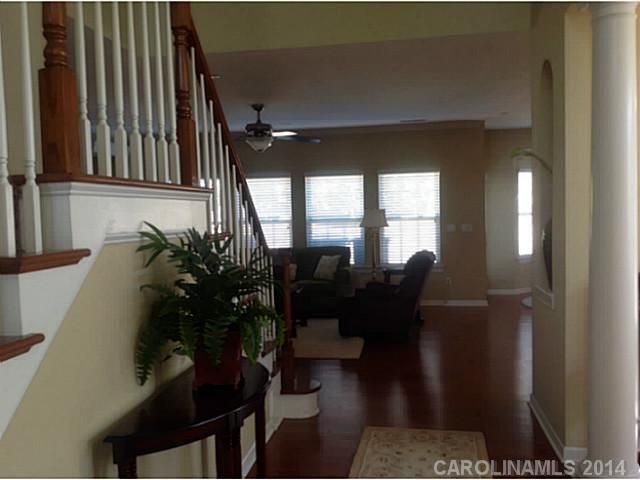 16402 Old Stone Crossing Dr, Charlotte, NC 28213