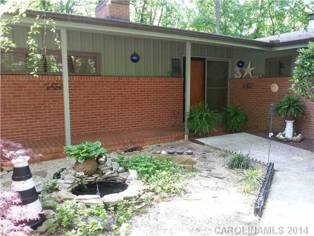 515 Mountainview Dr, Charlotte, NC 28270