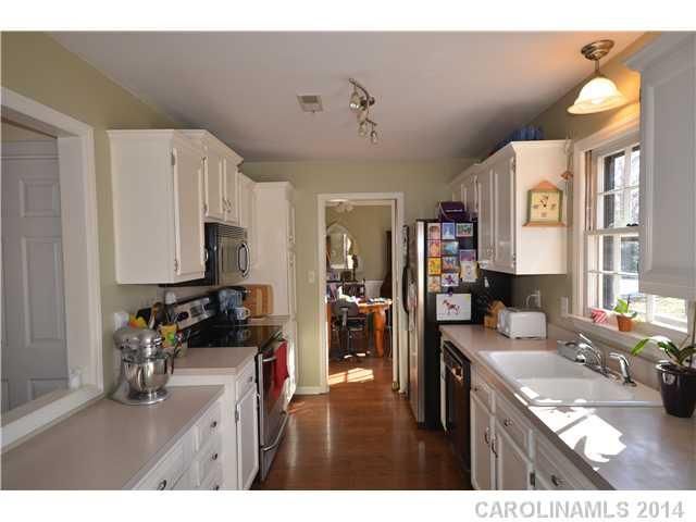 306 Silversmith Ln, Charlotte, NC 28270