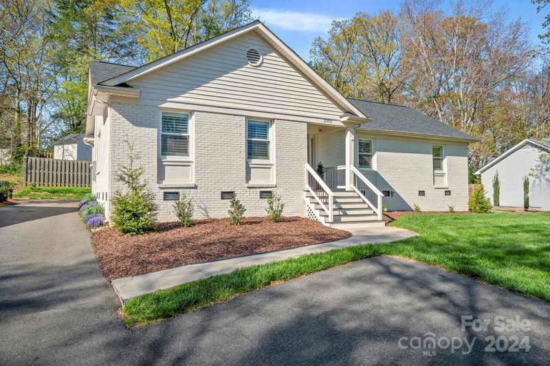2908 Archdale Dr, Charlotte, NC 28210