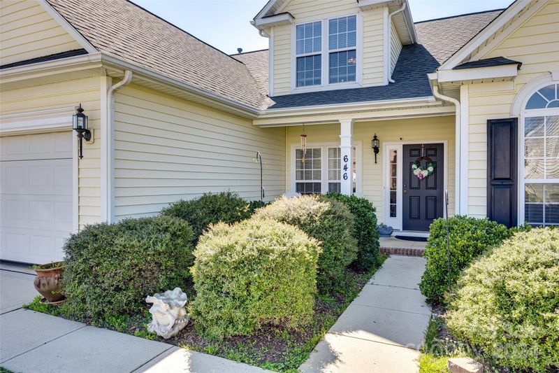 646 Springhouse Pl, Lake Wylie, SC 29710