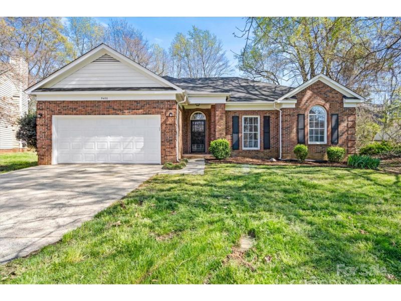 5400 Pecanbluff Ct, Charlotte, NC 28216