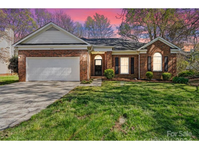 5400 Pecanbluff Ct, Charlotte, NC 28216