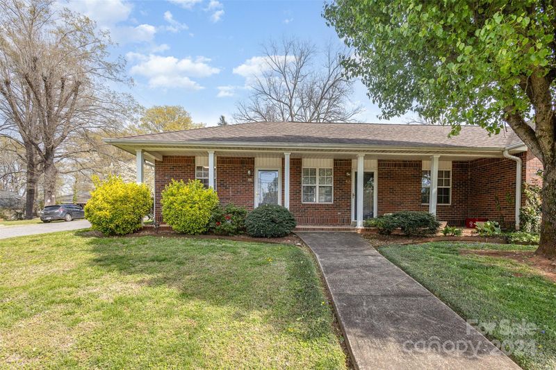 401 S Ashe Ave #1, Newton, NC 28658