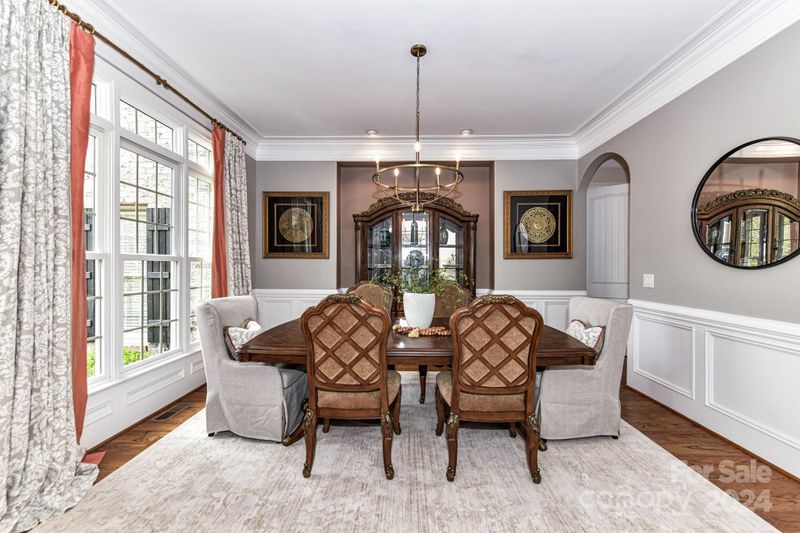 2045 Fitzhugh Ln, Matthews, NC 28104