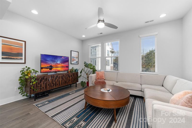 4152 Castleton Rd, Charlotte, NC 28211