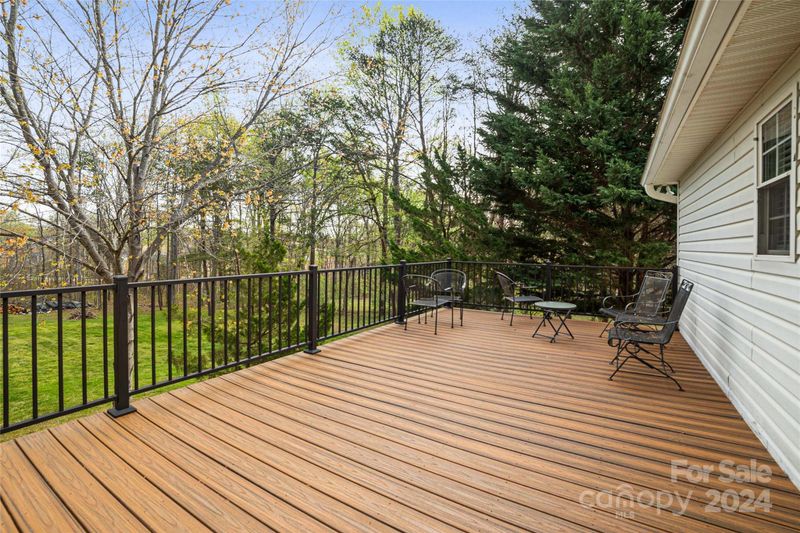 2549 Lake Shore Rd S, Denver, NC 28037