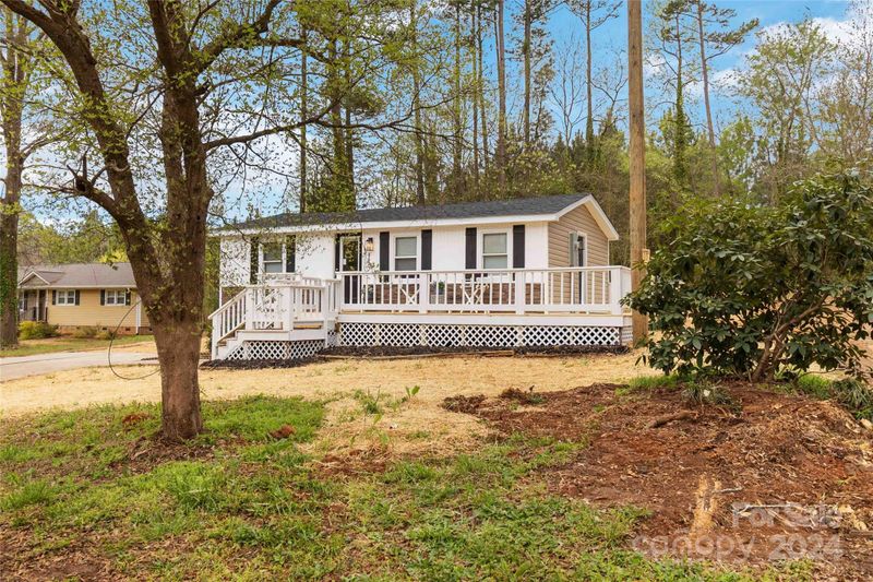 6383 Oakridge Rd, Clover, SC 29710