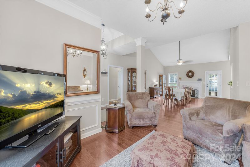 8034 Stevens Mill Rd, Matthews, NC 28104