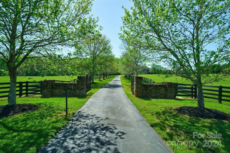 539 Tirzah Rd, York, SC 29745