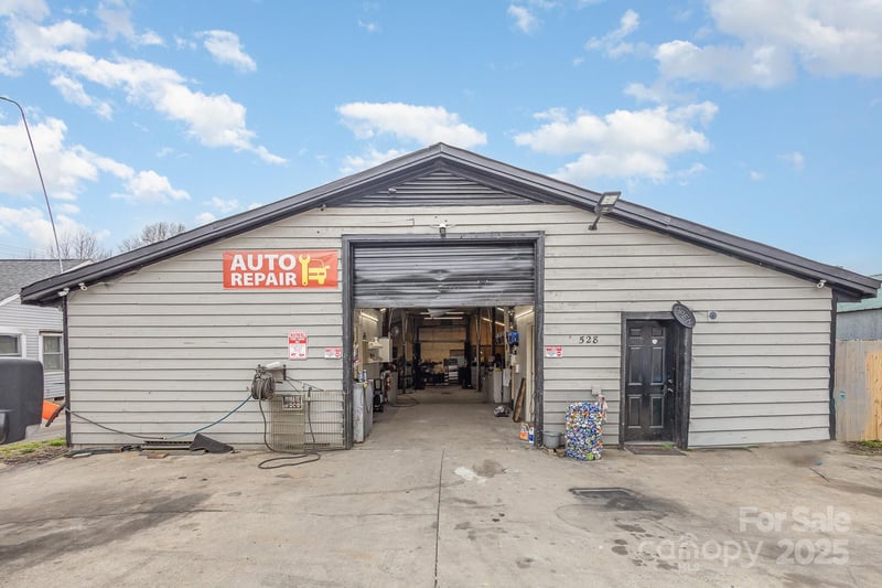 528 Charles St, Matthews, NC 28105