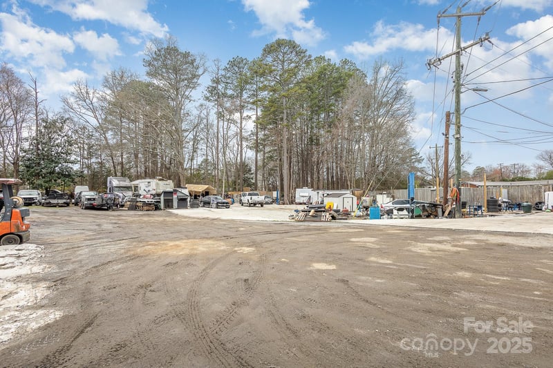 528 Charles St, Matthews, NC 28105