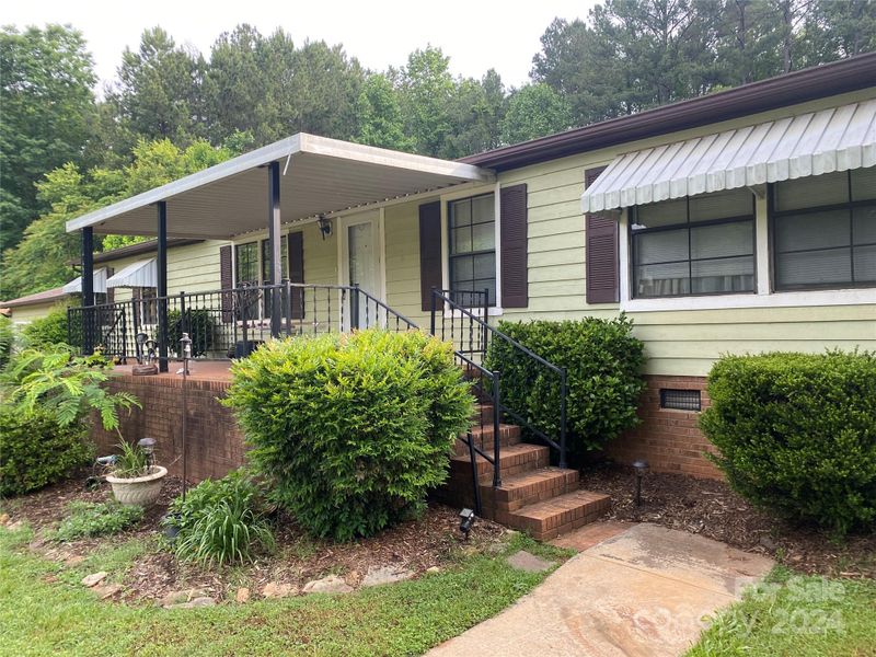 406 Deerchase Cir, Statesville, NC 28625