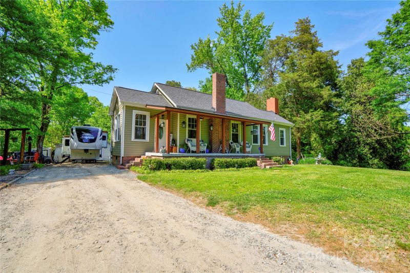 1711 N Main St, Mount Holly, NC 28120