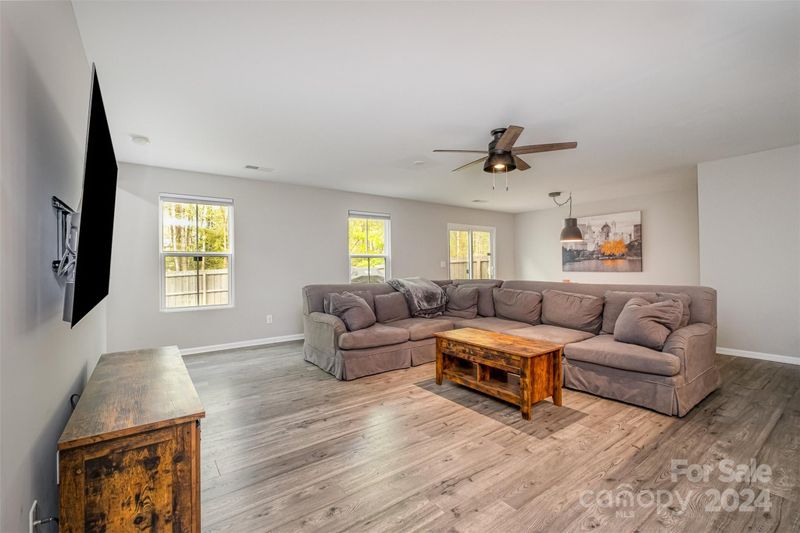 1702 Hooper Ct, Charlotte, NC 28212