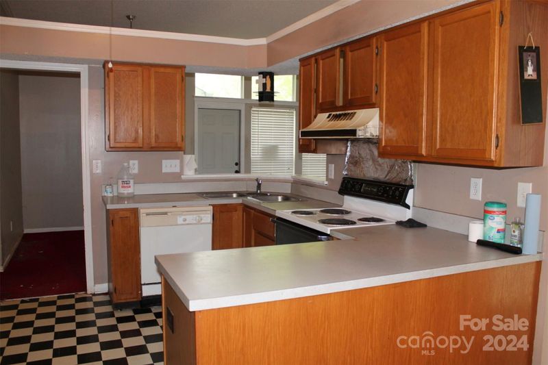 9901 Dunfries Rd, Matthews, NC 28105