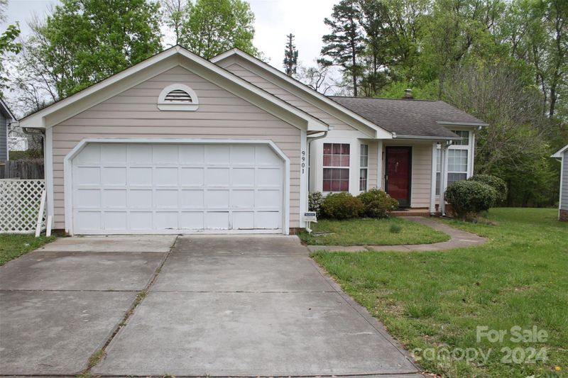 9901 Dunfries Rd, Matthews, NC 28105
