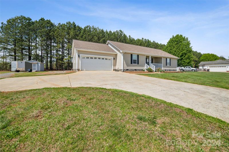 785 Old Homestead Ln, Denver, NC 28037