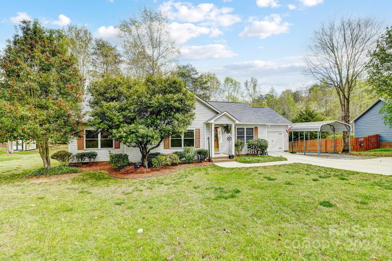 1297 Creekview Dr, Gastonia, NC 28054