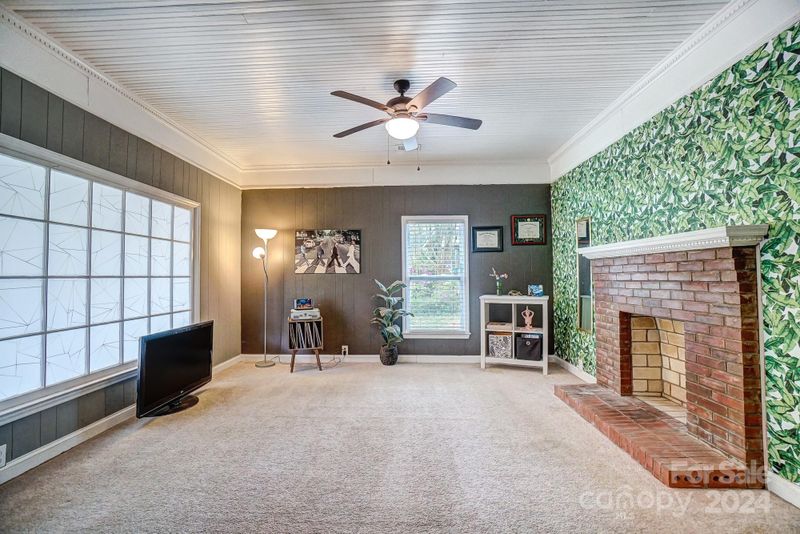 415 S Webb St, Gastonia, NC 28052