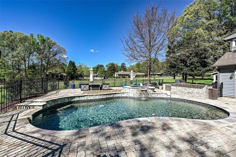 50 Heritage Dr, Lake Wylie, SC 29710