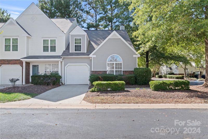 5927 Moose Ln, Charlotte, NC 28269