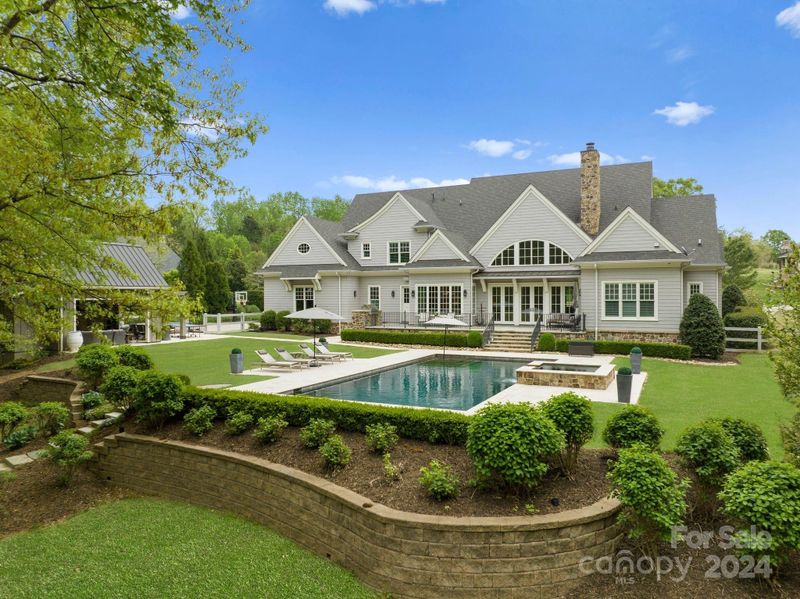 905 Martingale Ln, Davidson, NC 28036