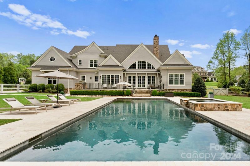 905 Martingale Ln, Davidson, NC 28036