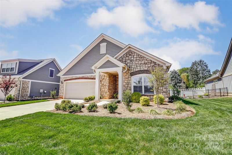 15121 Sustar Farm Rd, Matthews, NC 28105