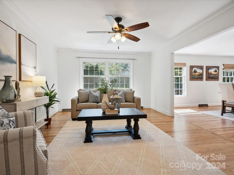 6719 Castlegate Dr, Charlotte, NC 28226