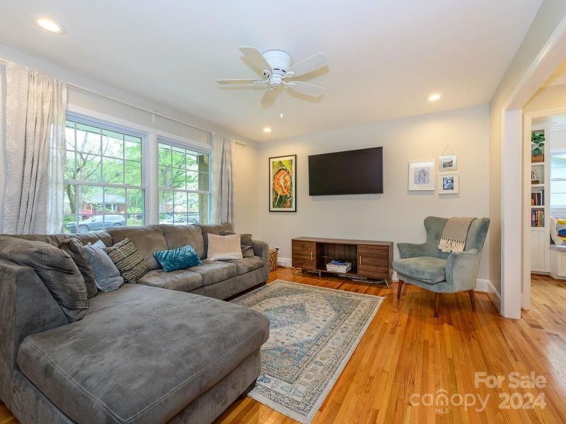 1920 Windham Pl, Charlotte, NC 28205