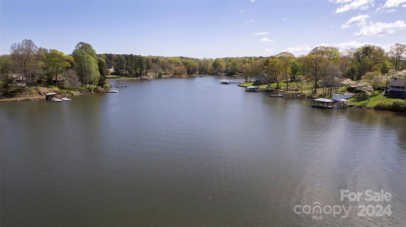 6972 Vinewood Rd, Sherrills Ford, NC 28673