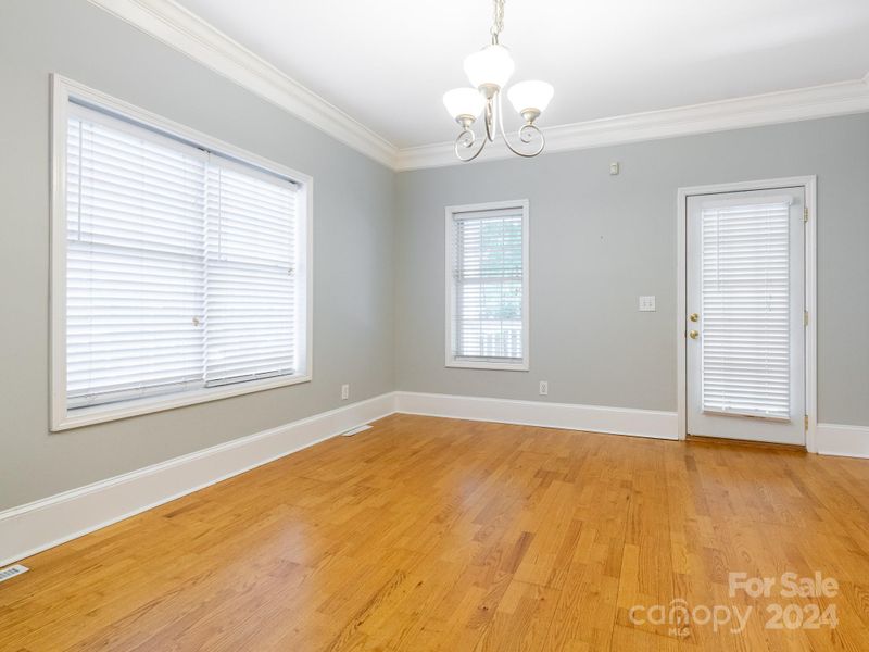 3931 Sky Dr, Charlotte, NC 28226
