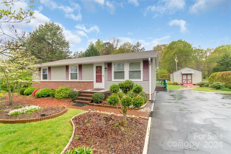 3323 Ratchford Dr, Gastonia, NC 28056