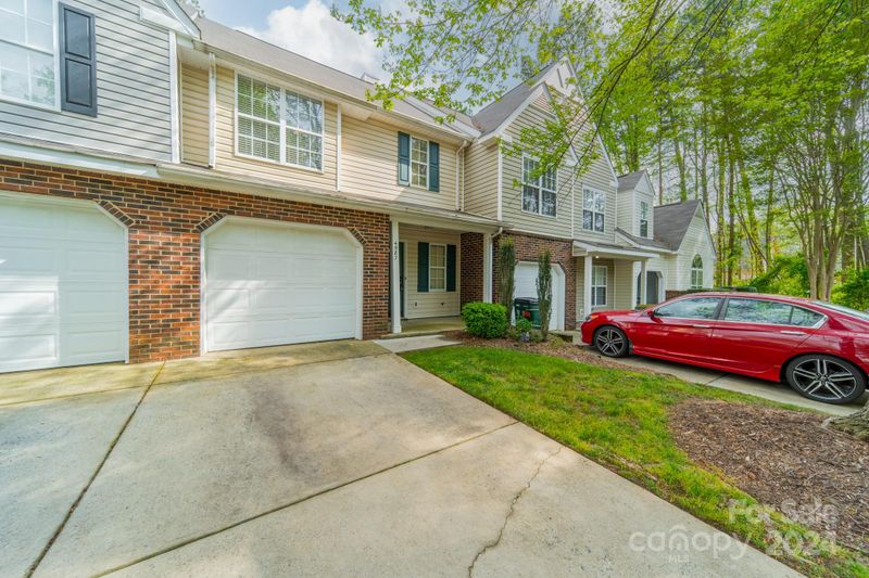 4587 Antelope Ln, Charlotte, NC 28269