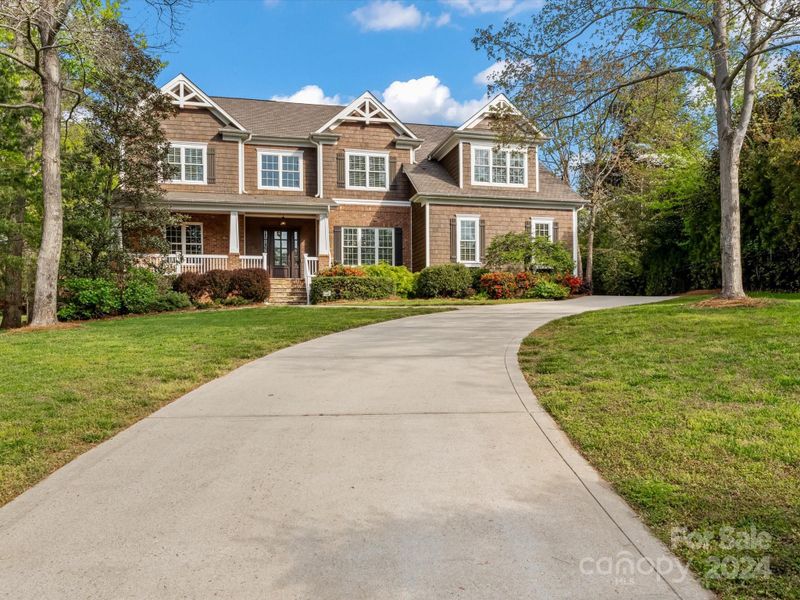 18507 Square Sail Rd, Cornelius, NC 28031