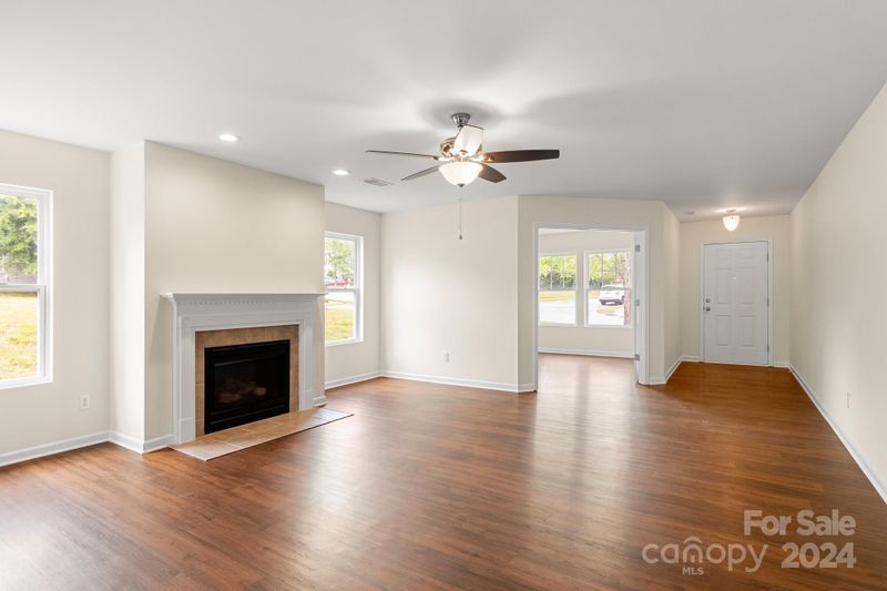 9731 Cayenne Dr, Charlotte, NC 28214