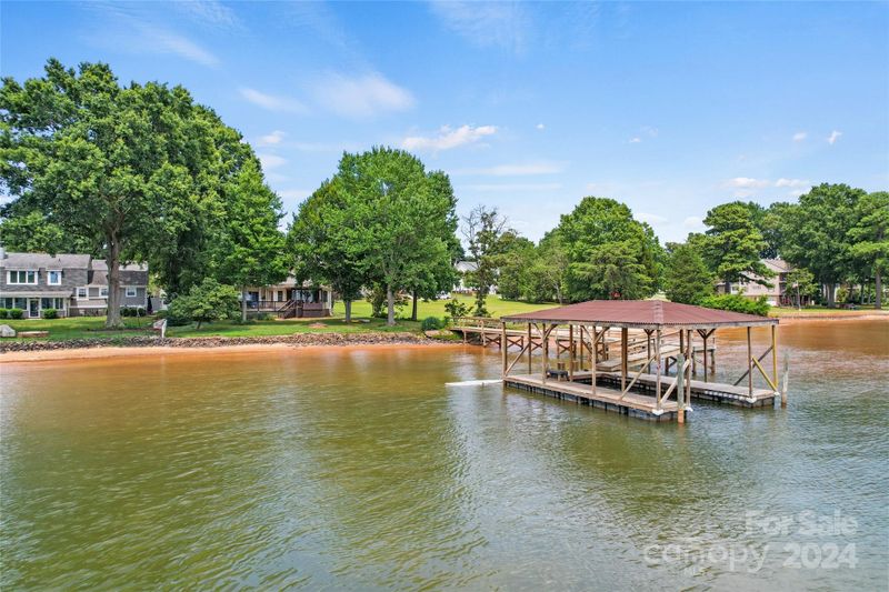 120 Surfside Ln, Mooresville, NC 28117