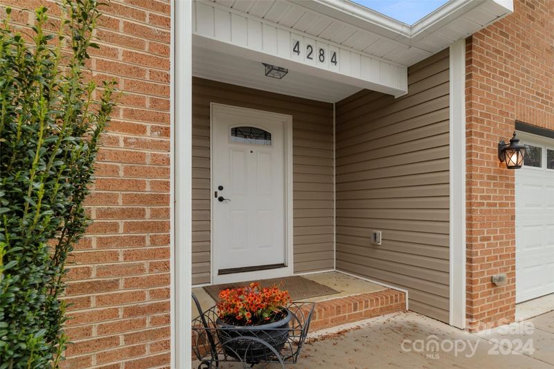 4284 Pickering Dr, Hickory, NC 28602