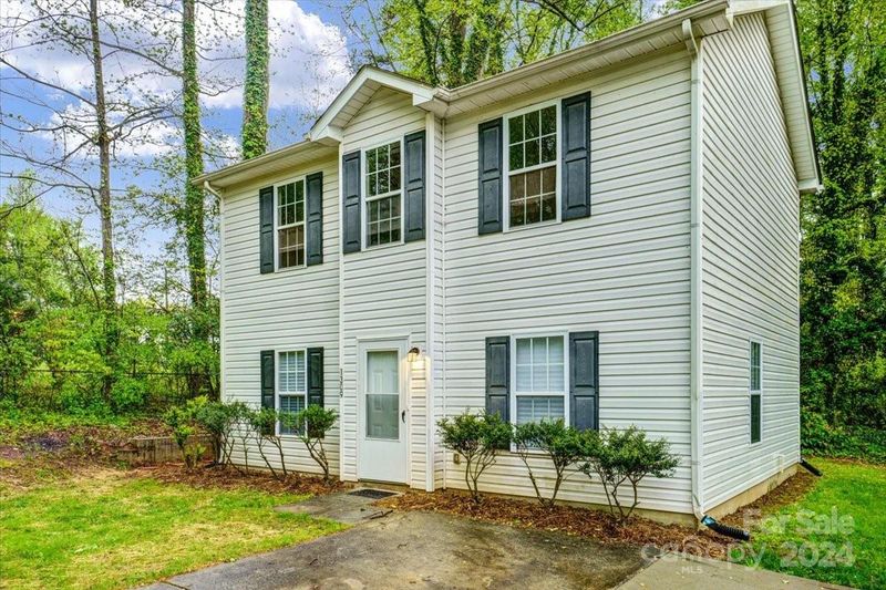 1309 Della Dr, Charlotte, NC 28217