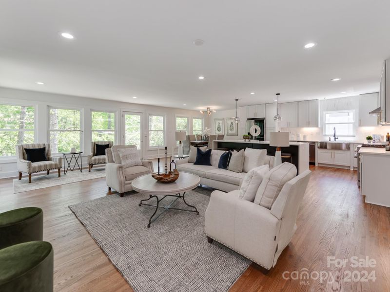 1100 Regency Dr, Charlotte, NC 28211