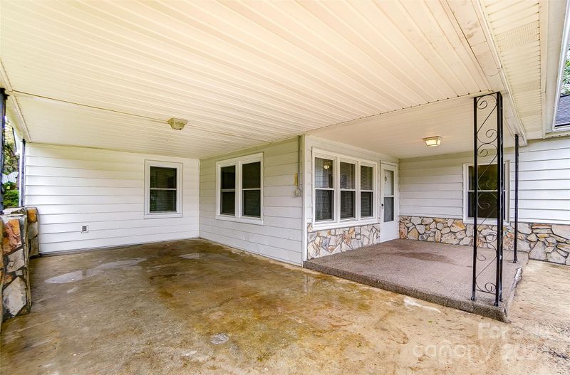 5403 Dellinger Cir, Cherryville, NC 28021