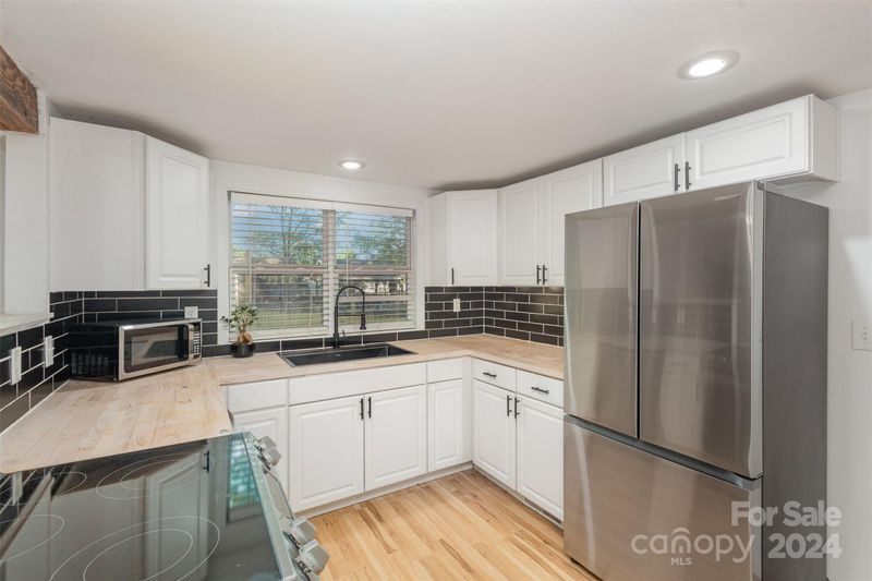 336 Valley St, Mount Holly, NC 28120