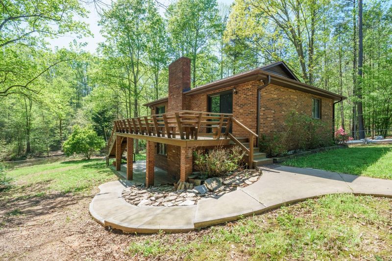 7054 Executive Cir, Denver, NC 28037
