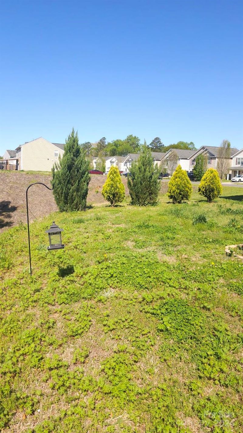 1755 Eastway Dr, Dallas, NC 28034