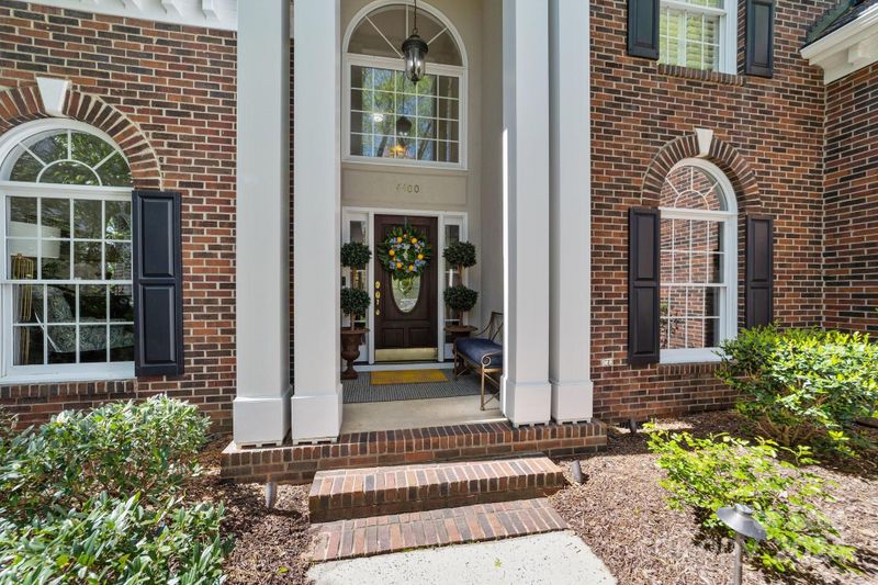4400 Shadow Cove Ln, Charlotte, NC 28216