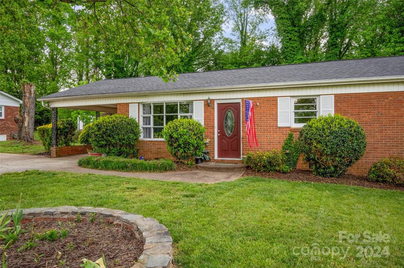 2540 32nd Ave, Hickory, NC 28601